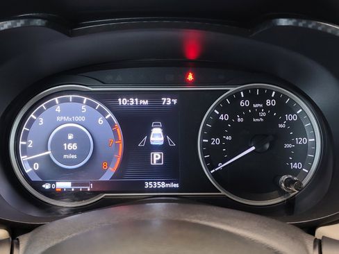 Used 2021 Nissan Versa SV FWD image 21