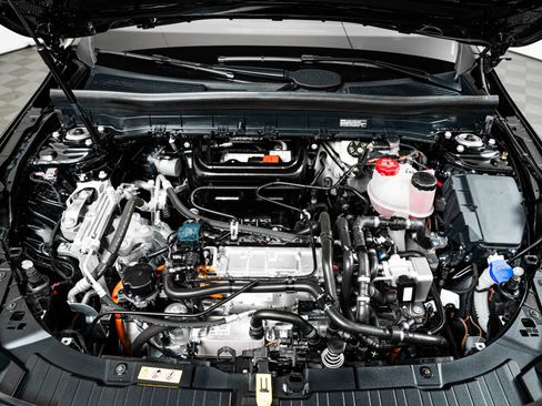 Certified 2023 Mercedes-Benz EQB 300 4MATIC w/ Exclusive Package image 3