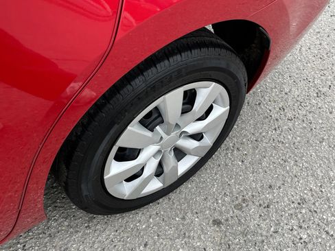 Used 2014 Toyota Corolla LE image 13