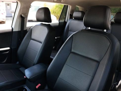Used 2018 Volkswagen Tiguan S FWD image 29