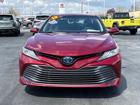 Used 2019 Toyota Camry XLE w/ Sunroof Package image 26