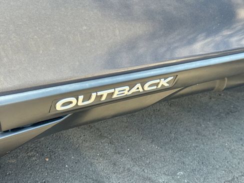 Used 2017 Subaru Outback 2.5i Limited AWD/4WD image 2