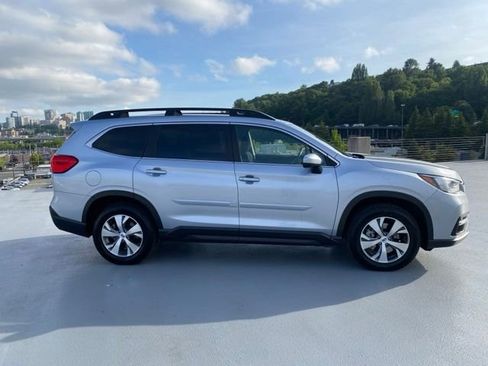 Used 2022 Subaru Ascent Premium w/ Convenience Package AWD/4WD image 2