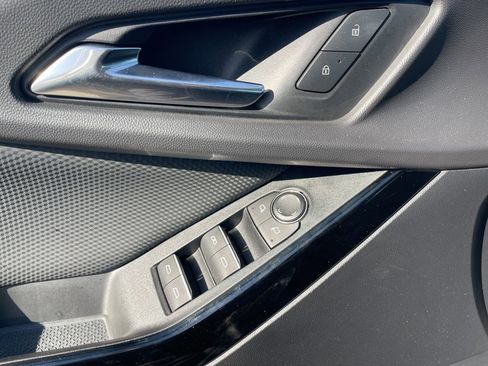 Certified 2025 Chevrolet Equinox RS w/ Safety and Technology Package image 40