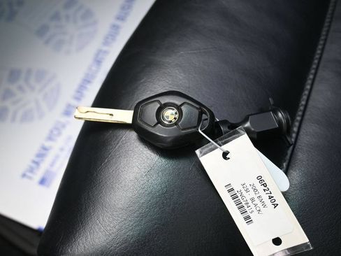 Used 2002 BMW 325i Sedan RWD image 34