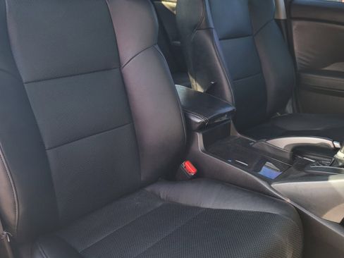 Used 2011 Acura TSX Sedan image 13