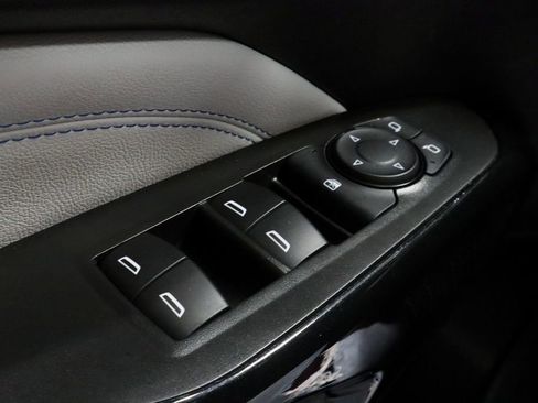 Used 2025 Chevrolet Trax LT w/ LT Convenience Package image 23