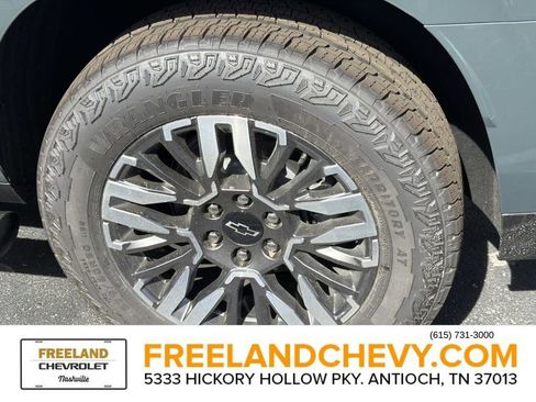 New 2026 Chevrolet Suburban Z71 w/ Z71 Off-Road Package AWD/4WD image 8