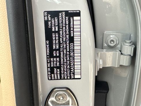 Certified 2026 Porsche Macan image 21