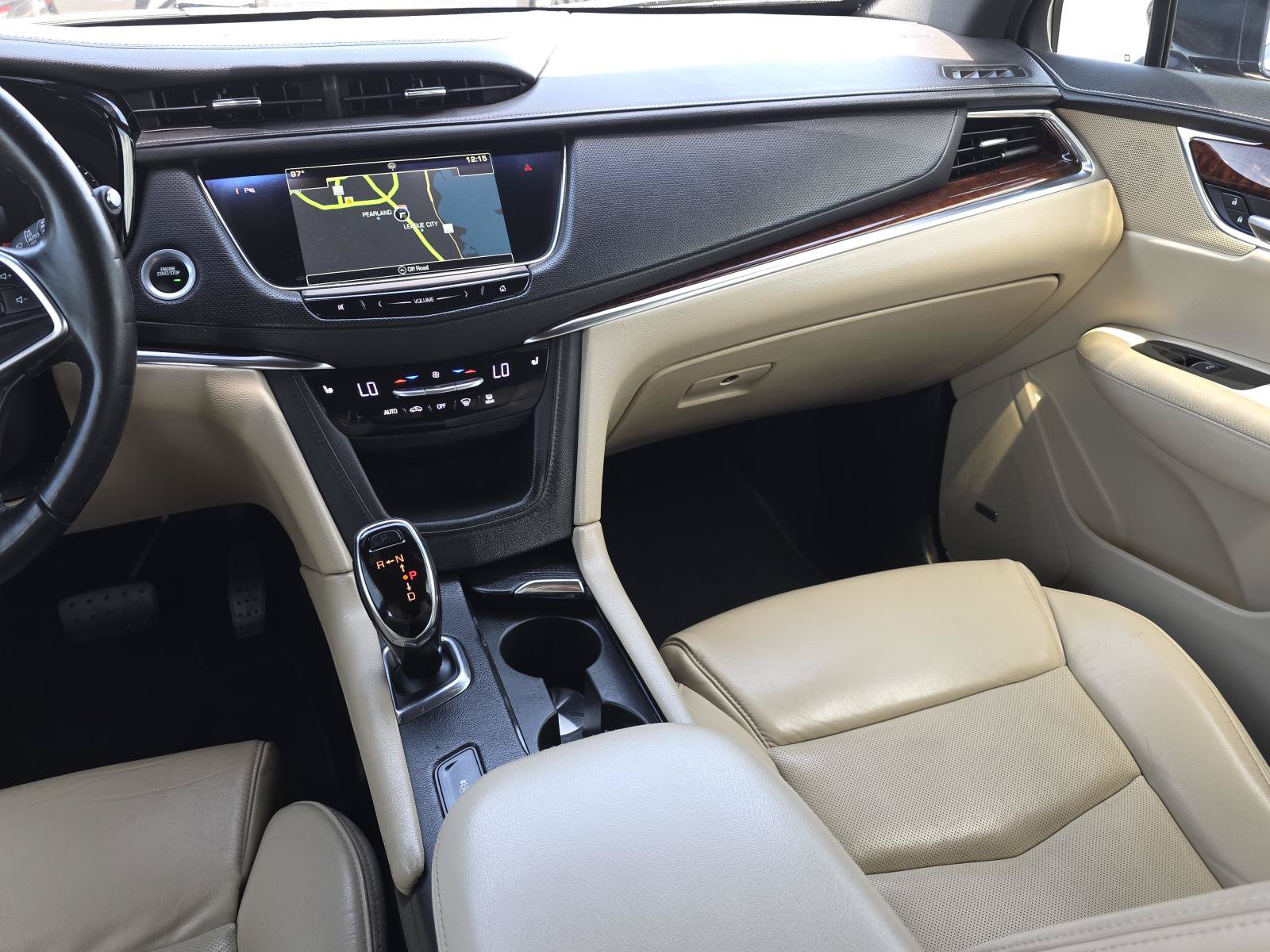 Used 2017 Cadillac XT5 Luxury w/ Driver Awareness Package FWD image 17