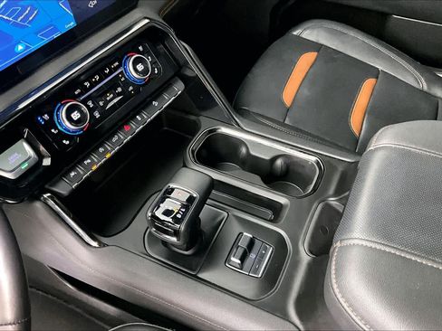 Used 2023 GMC Sierra 1500 AT4 w/ AT4 Premium Package AWD/4WD image 16