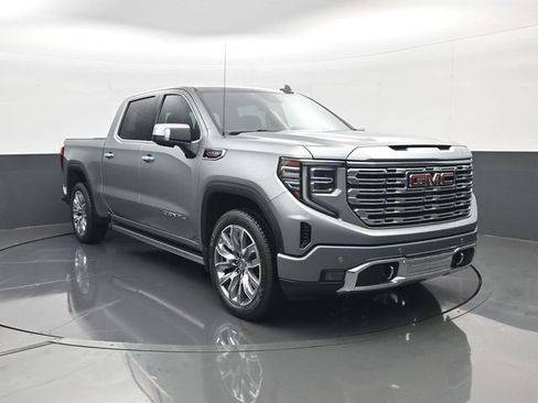 Used 2023 GMC Sierra 1500 Denali w/ Denali Reserve Package AWD/4WD image 3