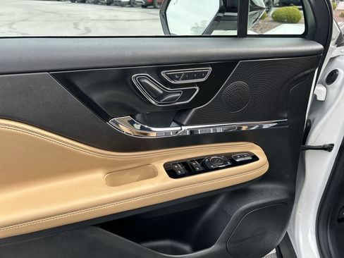 Used 2023 Lincoln Corsair Reserve w/ Equipment Group 201A image 19