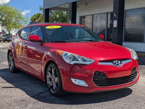Used 2017 Hyundai Veloster Value Edition FWD image 3