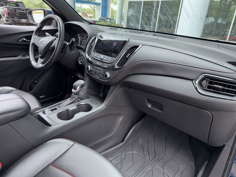 Used 2022 Chevrolet Equinox RS w/ RS Leather Package image 17