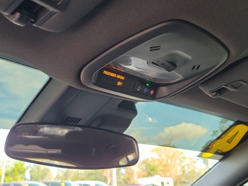 Used 2024 Buick Envista Sport Touring image 29