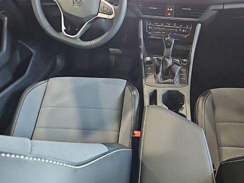 New 2026 Volkswagen Jetta SE FWD image 24