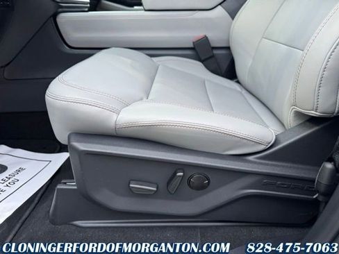 New 2025 Ford Expedition Active image 27