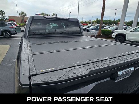 Used 2026 Toyota Tundra Limited AWD/4WD image 12