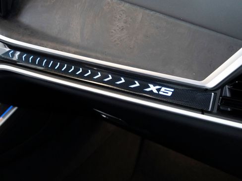 Used 2025 BMW X5 xDrive50e w/ M Sport Package AWD/4WD image 29