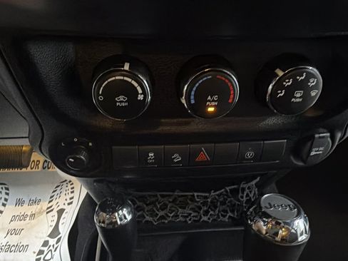Used 2016 Jeep Wrangler Unlimited Sahara w/ Max Tow Package AWD/4WD image 19