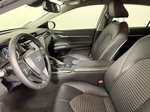 Used 2020 Toyota Camry SE w/ Convenience Package image 24
