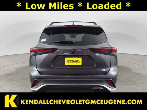 Used 2025 Toyota Highlander XSE image 4