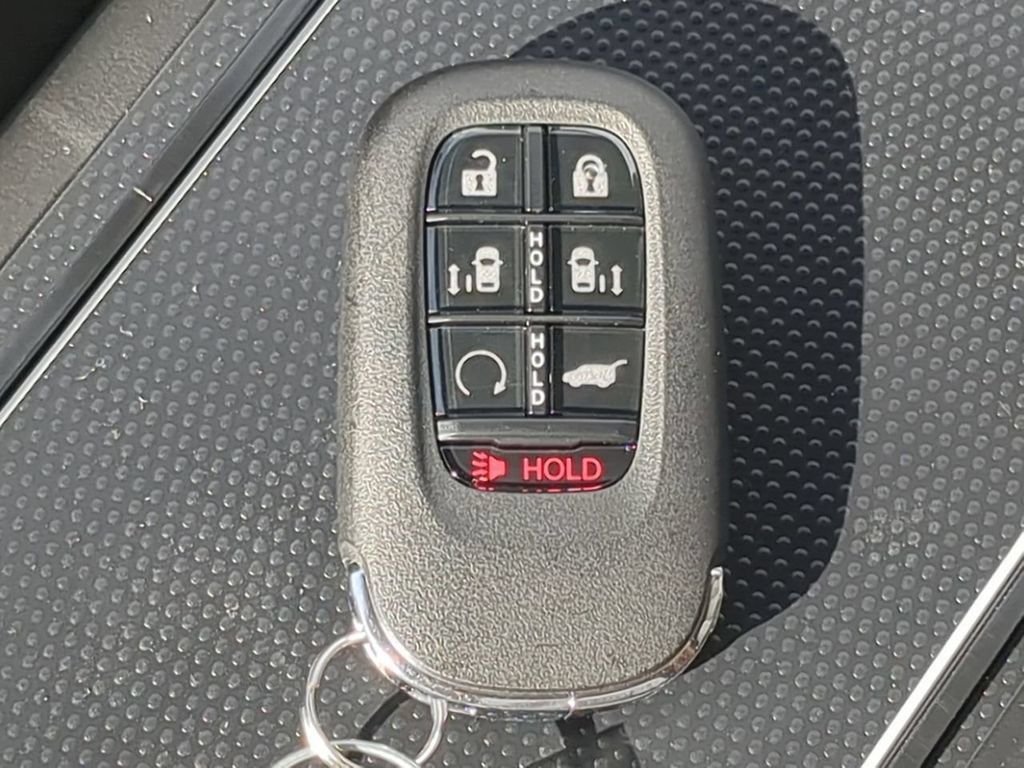 New 2026 Honda Odyssey Touring image 23
