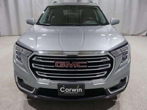 Used 2024 GMC Terrain SLT AWD/4WD image 7