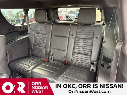 Used 2021 Cadillac Escalade ESV Premium Luxury Platinum image 15