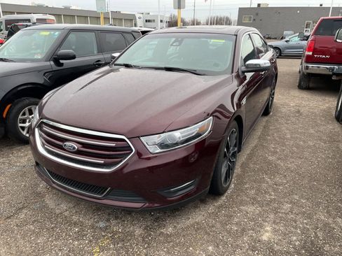 Used 2019 Ford Taurus Limited image 2