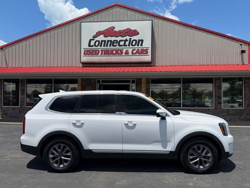 Used 2023 Kia Telluride LX FWD image 3