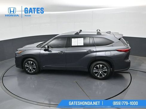 Used 2020 Toyota Highlander XLE AWD/4WD image 53