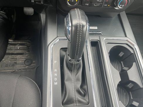 Used 2018 Ford F150 XLT w/ Equipment Group 302A Luxury AWD/4WD image 19