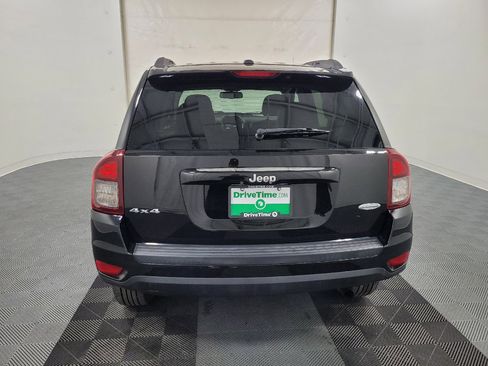Used 2017 Jeep Compass Latitude AWD/4WD image 6