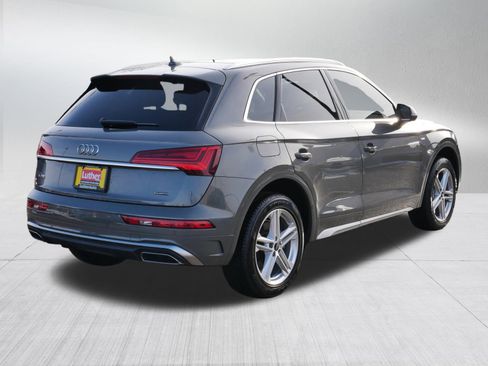 Used 2023 Audi Q5 e Premium w/ Convenience Package image 7