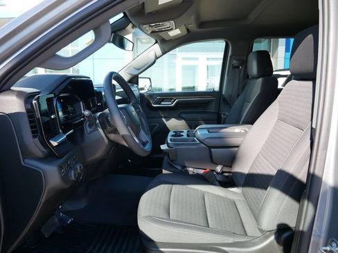 Used 2023 Chevrolet Silverado 1500 LT AWD/4WD image 7