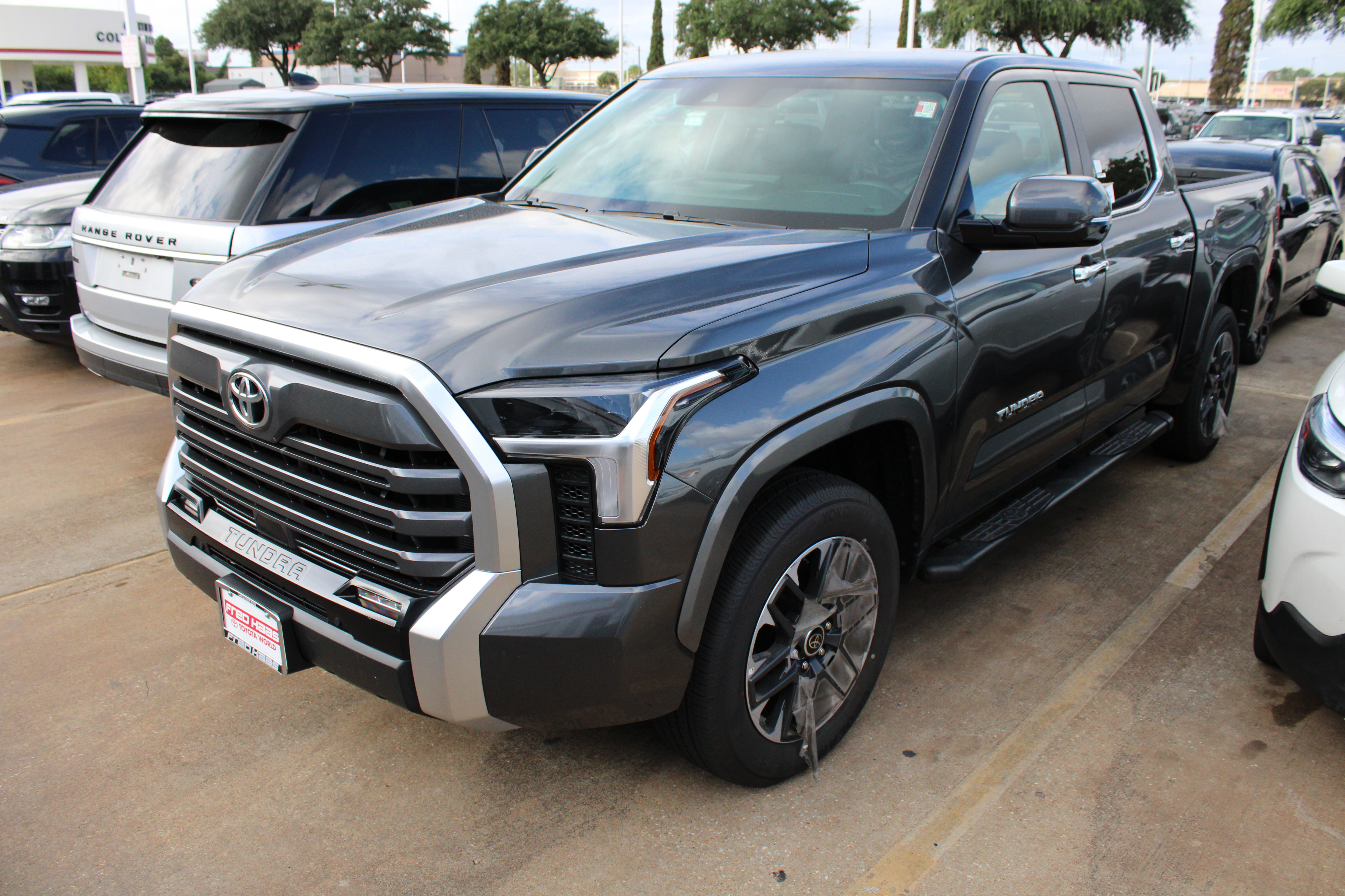 Used 2024 Toyota Tundra Limited w/ Power Package AWD/4WD image 5