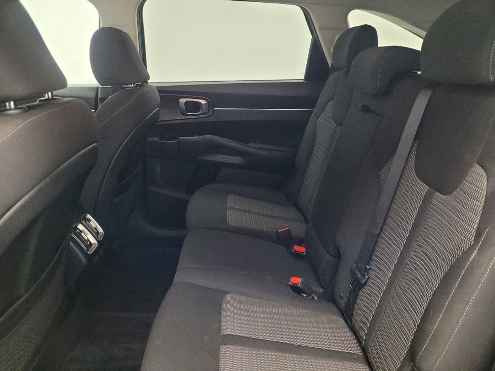 Used 2023 Kia Sorento LX FWD image 18