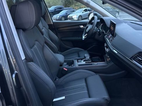 Used 2024 Audi Q5 e Premium Plus w/ Premium Plus Package image 12