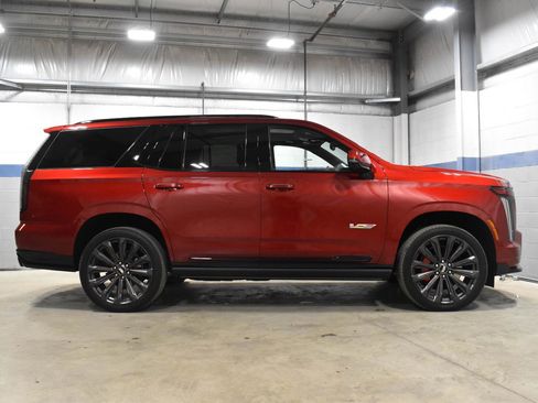 Certified 2026 Cadillac Escalade V AWD/4WD image 33