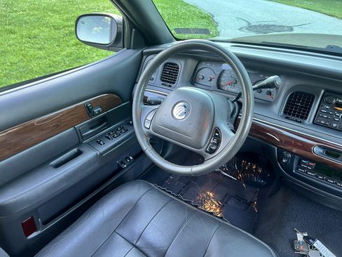 Used 2003 Mercury Grand Marquis LS RWD image 13