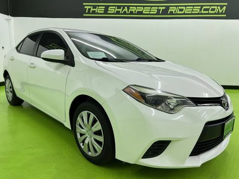 Used 2014 Toyota Corolla LE FWD image 2