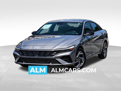 Used 2025 Hyundai Elantra Sport image 1