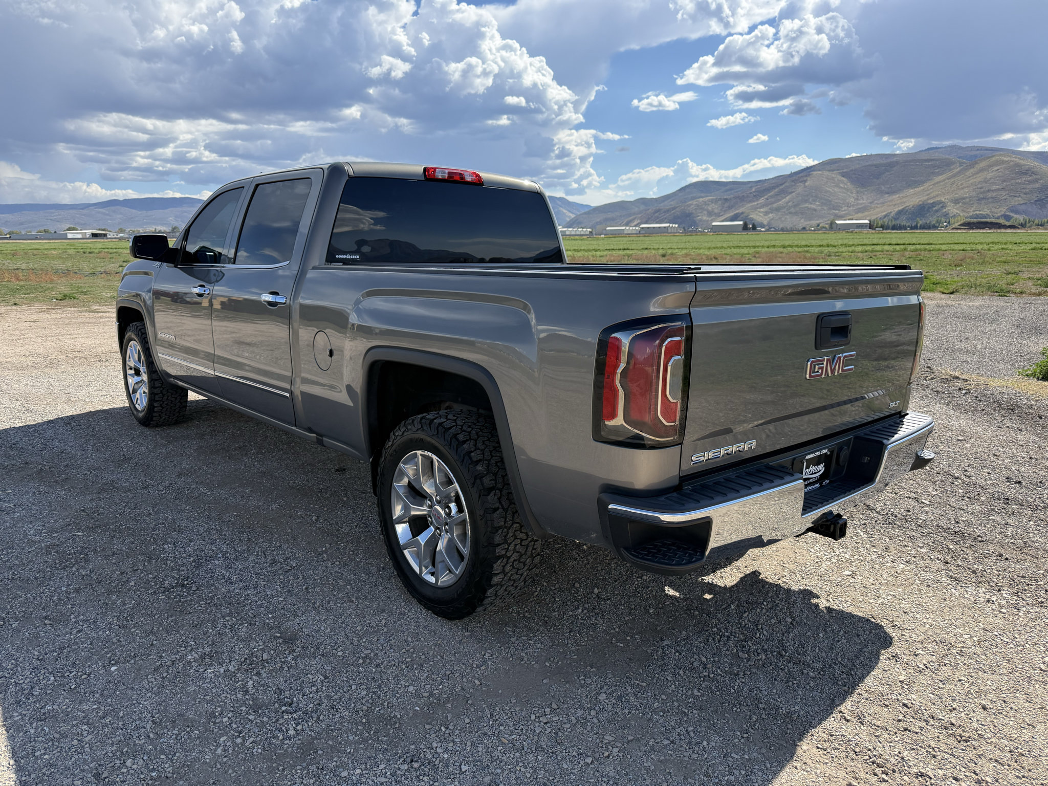 Used 2017 GMC Sierra 1500 SLT w/ SLT Premium Package AWD/4WD image 5