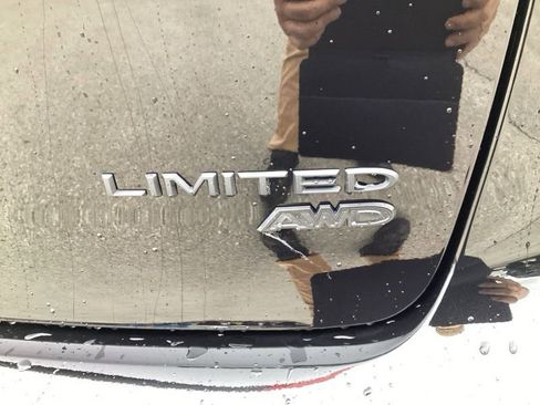 New 2026 Chrysler Pacifica Limited w/ S Appearance Package image 12