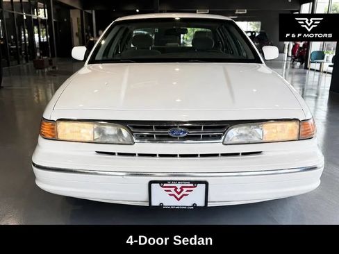 Used 1996 Ford Crown Victoria LX RWD image 5