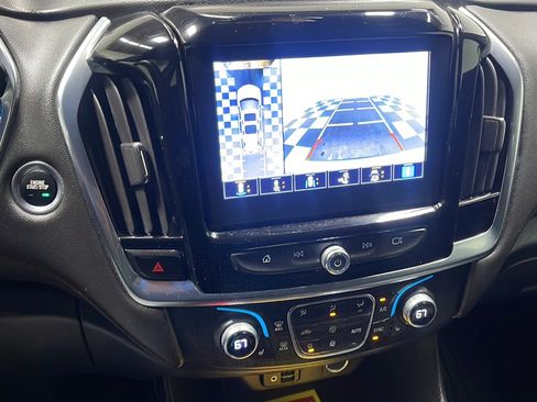 Used 2023 Chevrolet Traverse RS AWD/4WD image 10