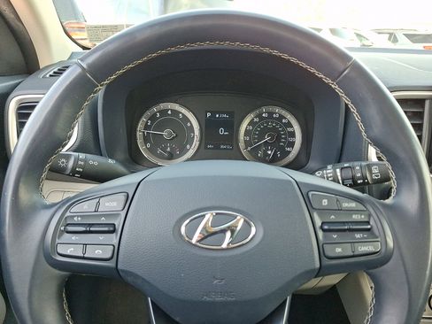 Certified 2021 Hyundai Venue w/ Cargo Package image 25
