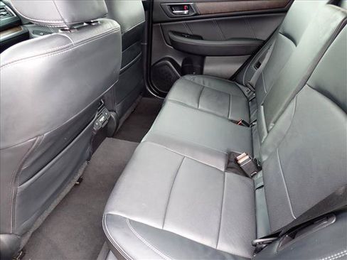 Used 2018 Subaru Outback 2.5i Limited AWD/4WD image 10